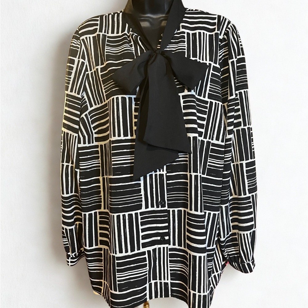 Eloquii Black and White Abstract Long Sleeve Tie Front Blouse